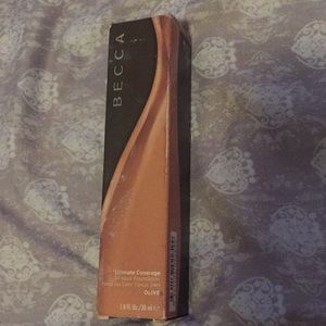 Becca Ultimate Coverage 24 hour foundation